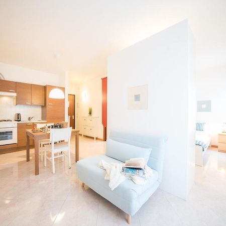 Gardappartamenti Garibaldi City Centre Desenzano del Garda Extérieur photo