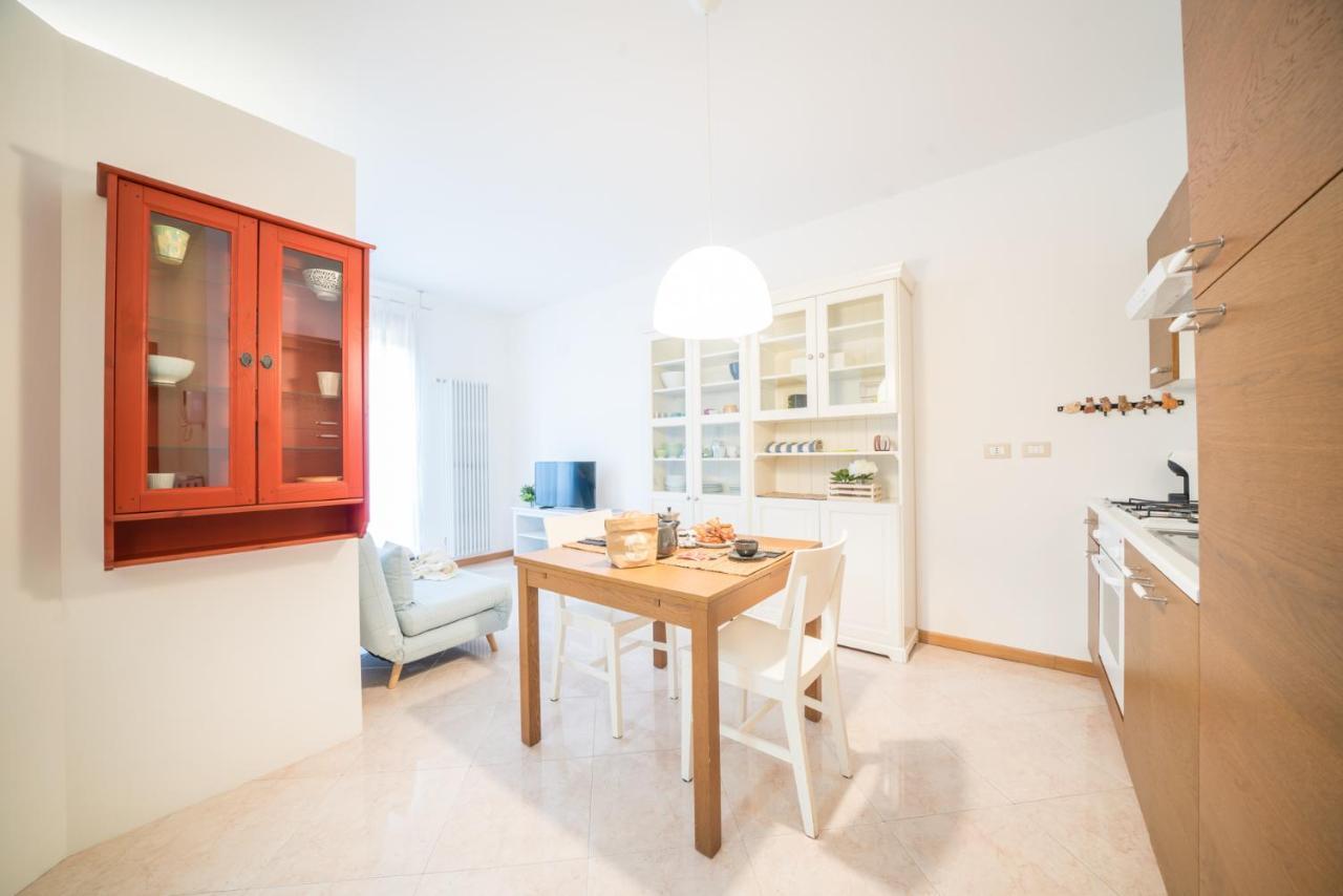 Gardappartamenti Garibaldi City Centre Desenzano del Garda Extérieur photo