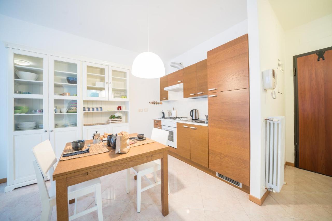 Gardappartamenti Garibaldi City Centre Desenzano del Garda Extérieur photo