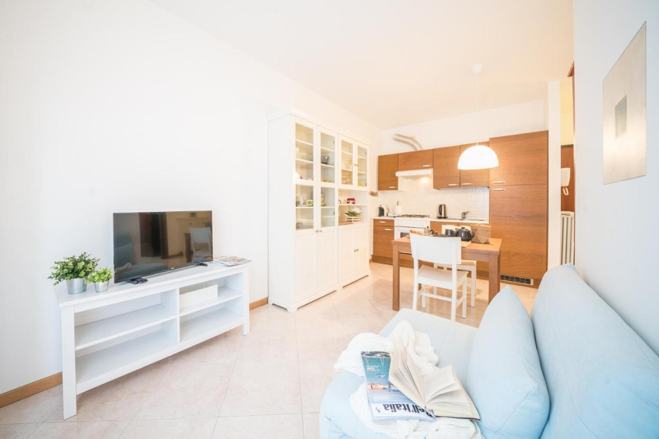 Gardappartamenti Garibaldi City Centre Desenzano del Garda Extérieur photo